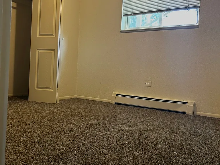 Eliot Cir — Photo 1