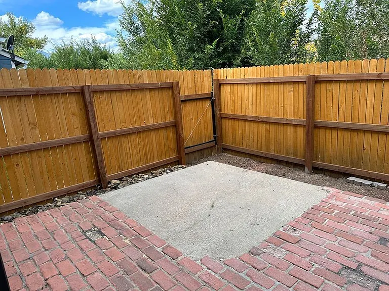 826 London Green Way — Photo 3