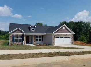 1 Dartmoor Rd, Johnson City, TN 37615