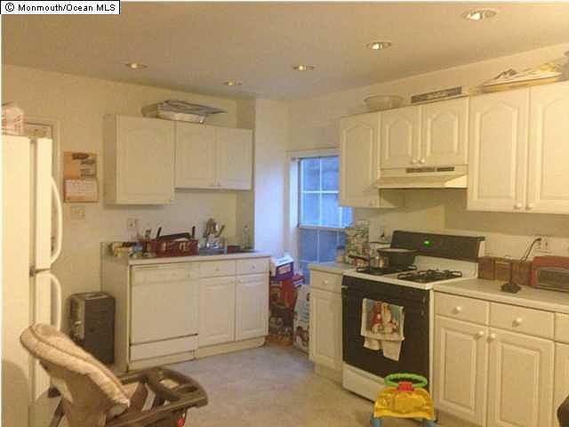 2nd image of 552-554 Overton Pl