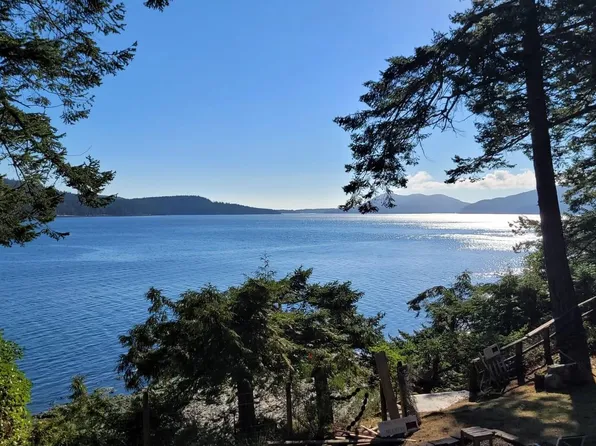 4218 Armadale Rd, Southern Gulf Islands, BC V0N 2M1