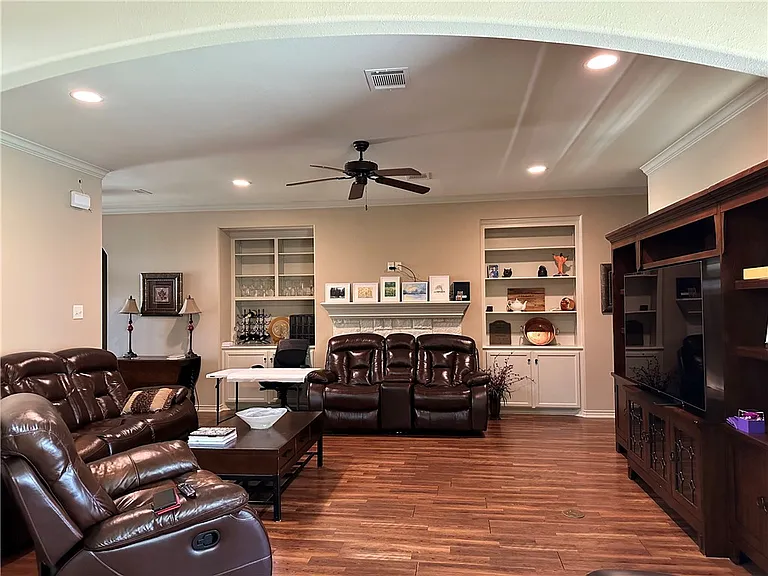 3908 Tournay Ln — Photo 5