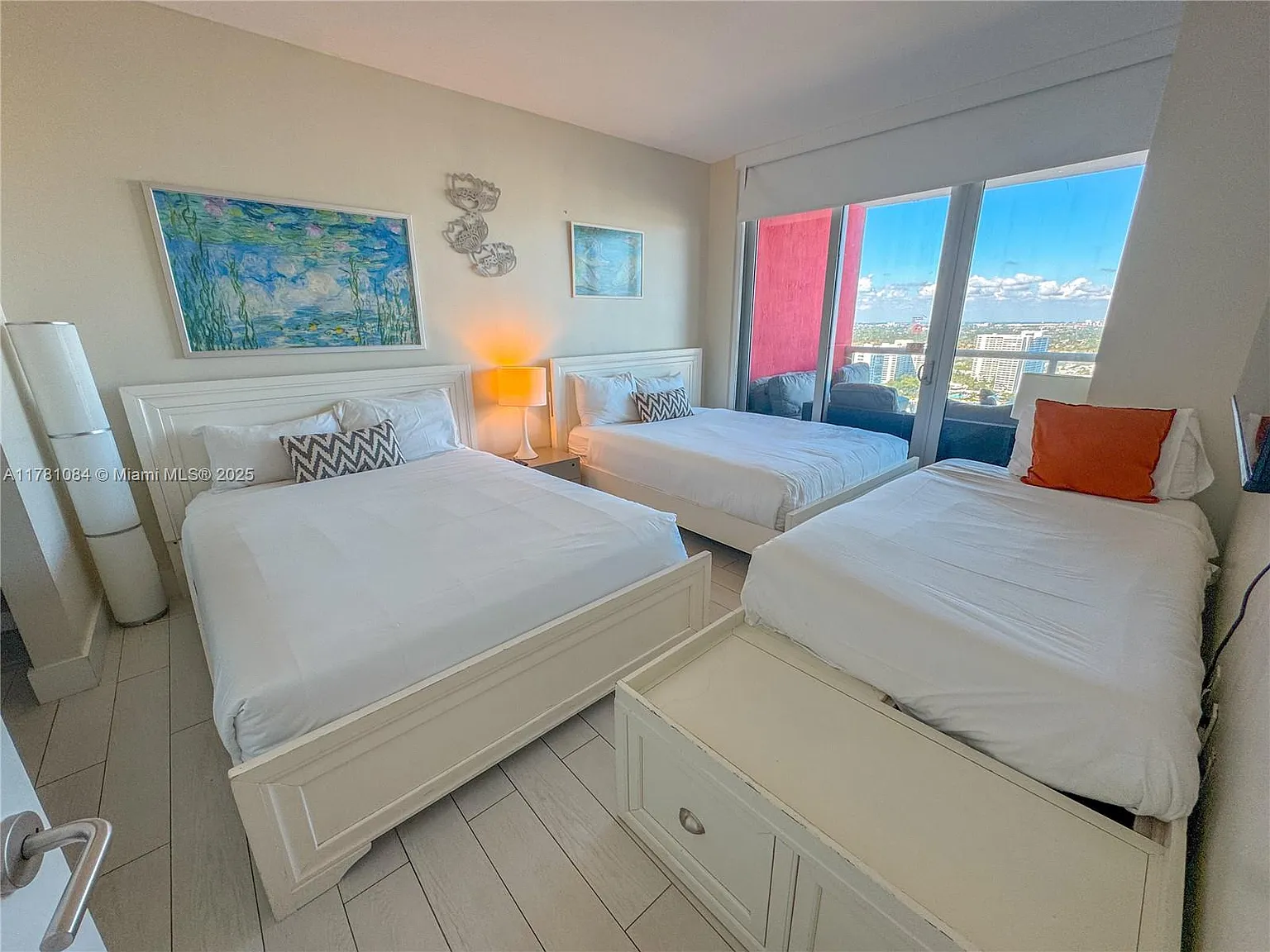 Beachwalk Condominium — Photo 4