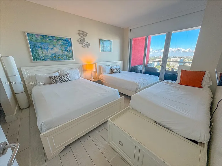 2600 E Hallandale Beach Blvd #T3208 — Photo 4