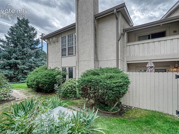 4th image of 3330 Templeton Gap Rd Unit 31