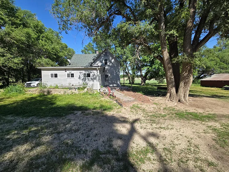 1405 Redwood Rd — Photo 6
