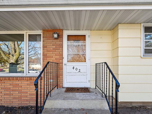 5th image of 402 Montana Ave E