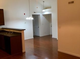 933 Saravalle Dr, Saint Peters, MO 63376