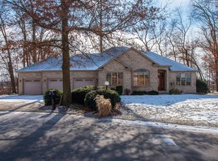 610 Eastwood Dr, Kouts, IN