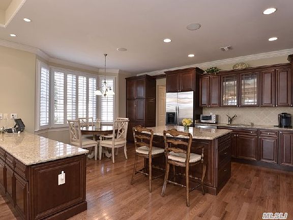 3rd image of 334 Altessa Blvd