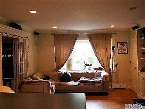 3rd image of 8 Bonnybill Dr