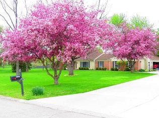 1823 Burgundy Ln, Dayton, OH 45459