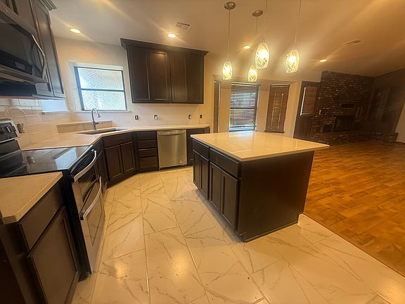 5th image of 4407 W Madison Pl