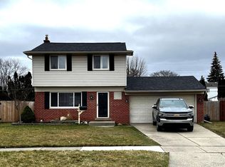 12954 Kinlock Dr, Sterling Heights, MI