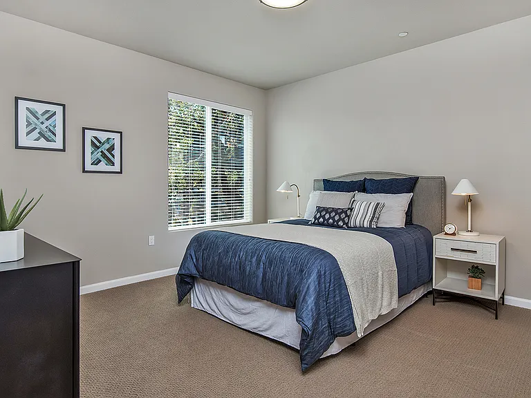 Canyon Oaks Luxury Apartments — Photo 20