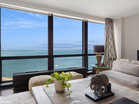3rd image of 900 N Lake Shore Dr APT 1809