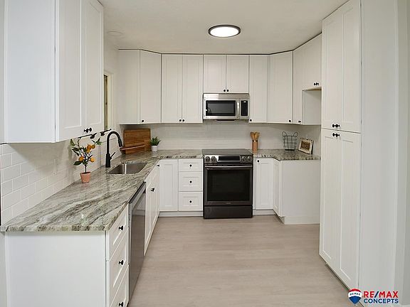 2nd image of 5615 Hallcliffe Ct