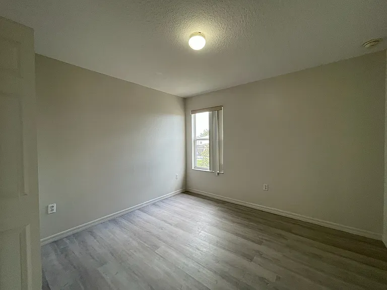 201 Kensington Dr — Photo 30