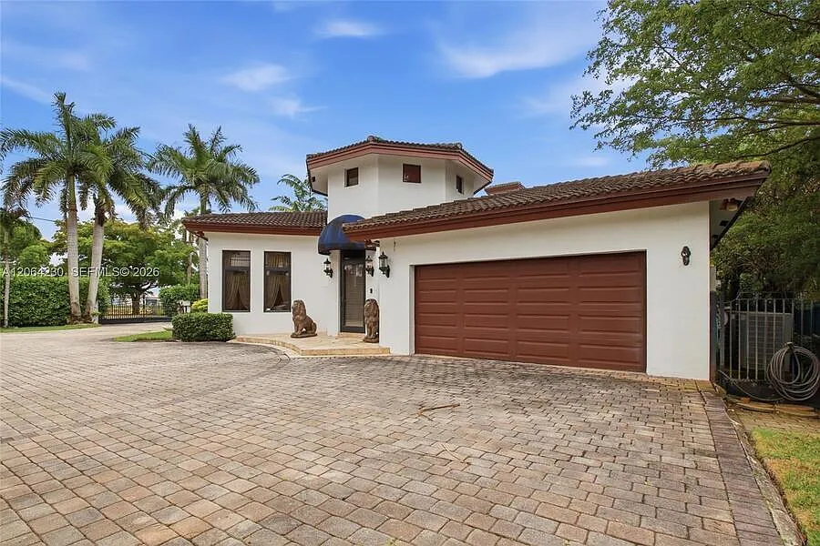 6 bed, 4181 sqft, $18,000 — Photo 3