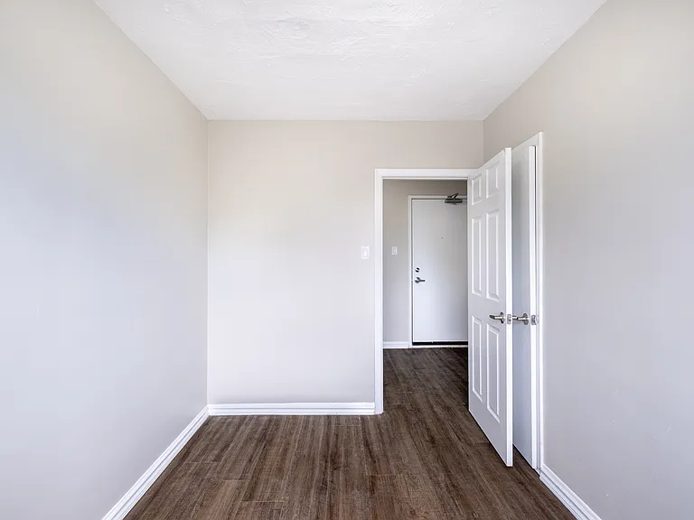 294 McDonnel St — Photo 16
