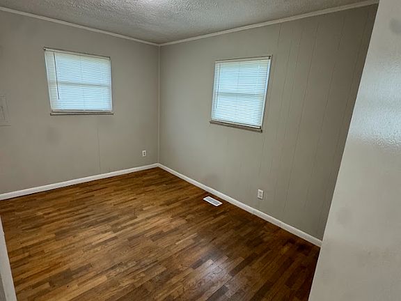 3rd image of 2701 Dietz St #1
