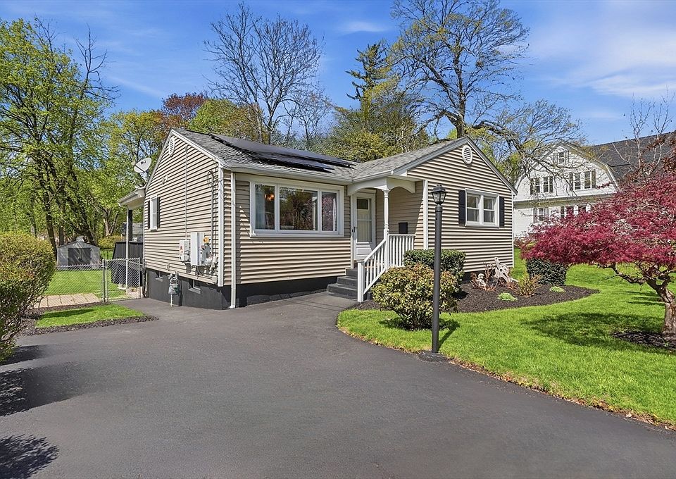 1st image of 7 Park Villa Ave