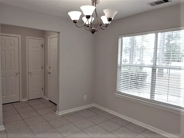 172 Parkside Dr — Photo 6