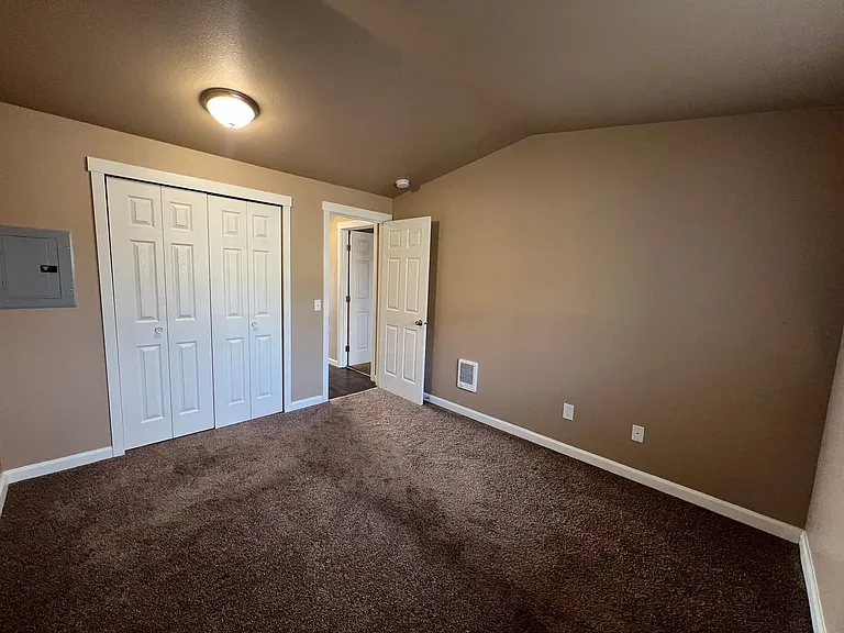 Vista Pointe Apartments in South Salem Oregon Comfortable Living Near Shopping and I5 — Photo 55