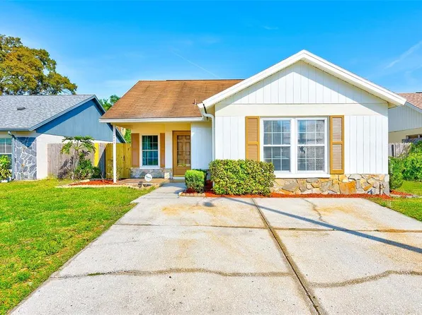 4660 W Eastwind Dr, Plant City, FL 33566