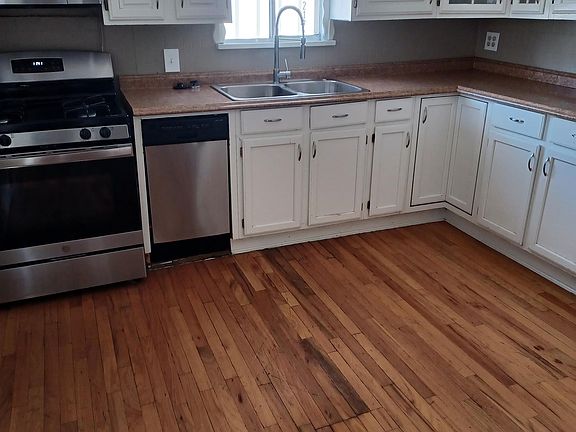 3rd image of 1830 W 35th Ave