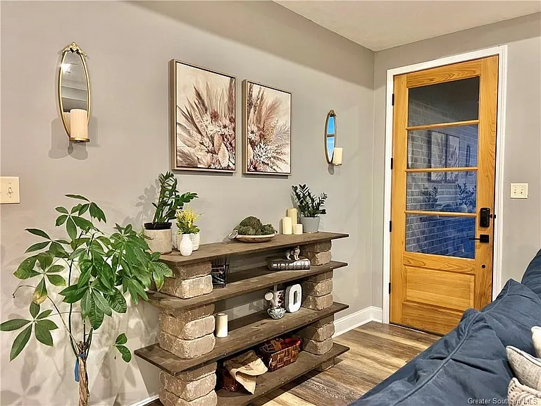 1525 Clark Ct — Photo 4