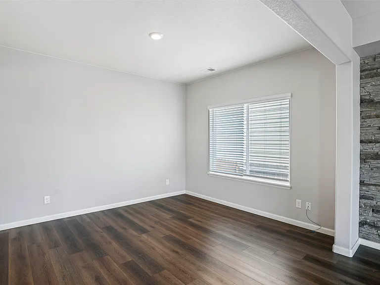 2141 Kerry St — Photo 10
