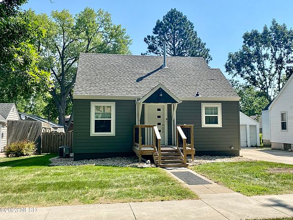 2nd image of 1144 N Park St
