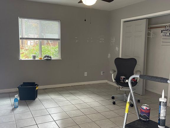 4th image of 2220 Washington Ave #B