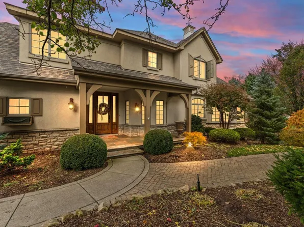 1437 Calais Ct, Chesterton, IN 46304