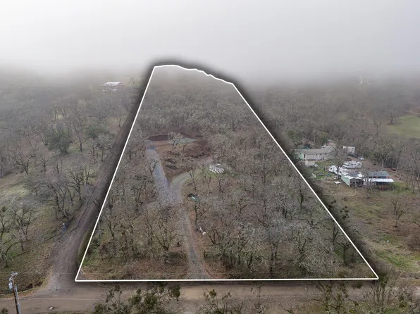 5997 Tamarack Ln, Central Point, OR 97502