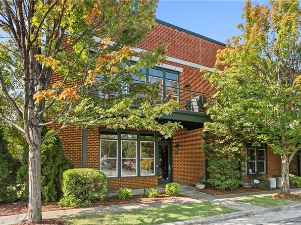 460 Arlington St, Greensboro, NC 27406