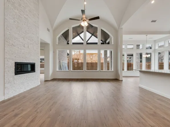 7631 Lanier Ln, Grand Prairie, TX 75054