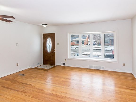 5th image of 42301 Brentwood Dr