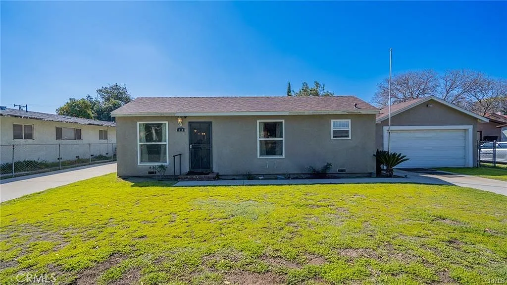 3 bed, 1044 sqft, $3,380 — Photo 1