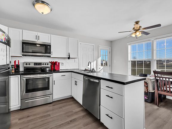 5th image of 427 Filmore Rd