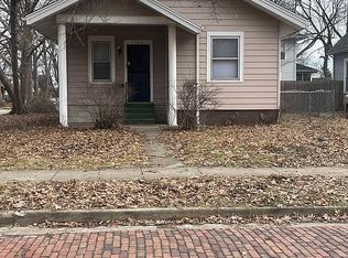 700 S New St, Springfield, IL 62704