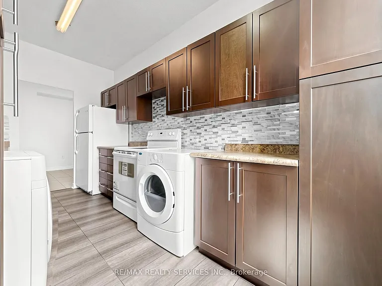175 Hilda Ave #102 — Photo 16