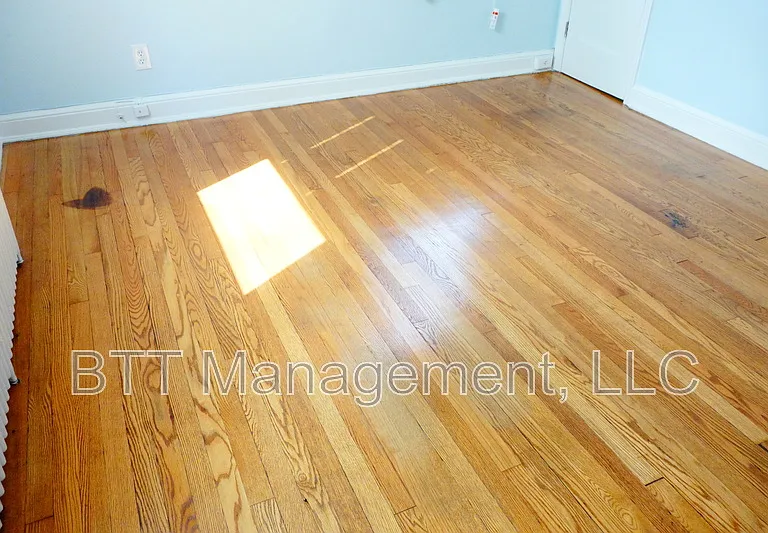 8405 Greenwood Ave #2 — Photo 13