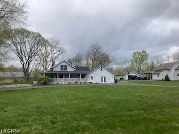 9652 N Bedford Rd, Macedonia, OH 44056