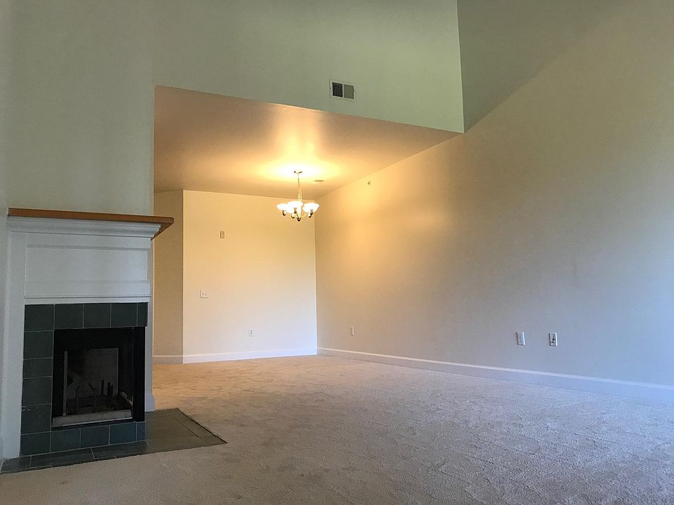 2nd image of 1514 Water Oak Ct