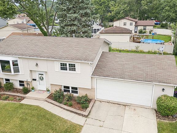 2nd image of 5700 Victoria Dr