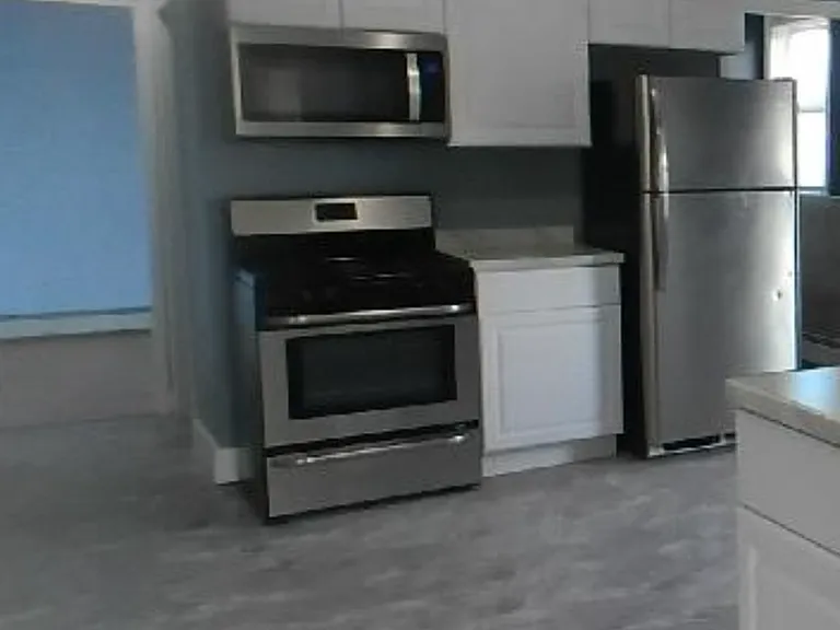 310 Hawkins St #9 — Photo 9