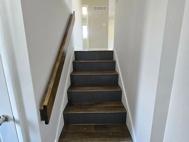2025 Beck St — Photo 4