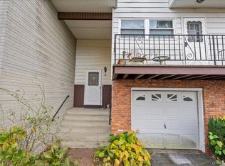 24 Russet Rd, Poughkeepsie, NY 12601